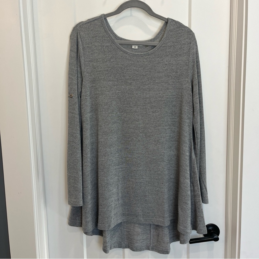 Simply Noelle Women’s Tunic Sz S/M Gray Button Accents Long Sleeve Scoop Neck